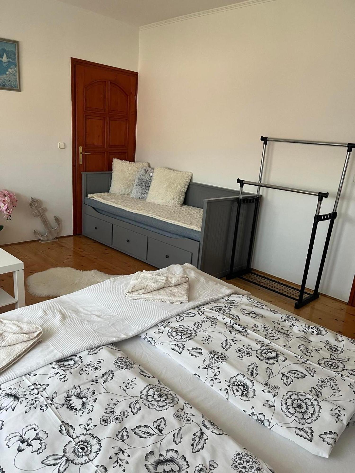 Rege Apartman 2 Alsóörs Zewnętrze zdjęcie